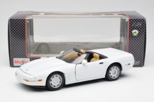 Chevrolet Corvette C4 Avoauto Valkoinen Maisto 1:18 32830 Metalli — kuva 8 / 8