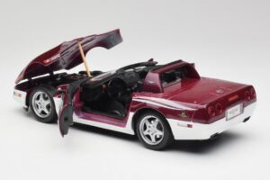 Chevrolet Corvette C4 Indy 500 Pace Car Maisto 1:18 56011 Metalli — kuva 5 / 8