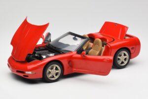 Chevrolet Corvette C5 Avoauto Punainen UT Models 1:18 21006 Metalli — kuva 2 / 8
