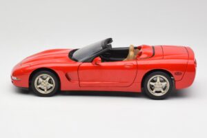 Chevrolet Corvette C5 Avoauto Punainen UT Models 1:18 21006 Metalli — kuva 4 / 8