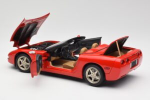 Chevrolet Corvette C5 Avoauto Punainen UT Models 1:18 21006 Metalli — kuva 5 / 8