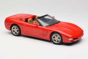 Chevrolet Corvette C5 Avoauto Punainen UT Models 1:18 21006 Metalli — kuva 6 / 8