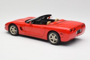 Chevrolet Corvette C5 Avoauto Punainen UT Models 1:18 21006 Metalli — kuva 7 / 8