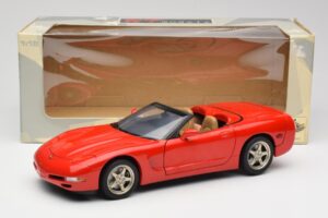 Chevrolet Corvette C5 Avoauto Punainen UT Models 1:18 21006 Metalli — kuva 8 / 8
