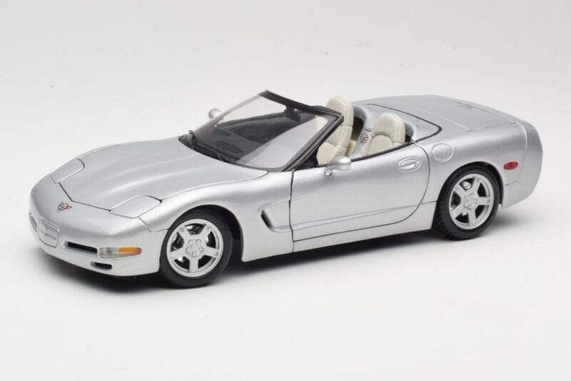 Chevrolet Corvette C5 Avoauto Hopea Maisto 1:18 50317 Metalli