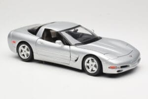 Chevrolet Corvette C5 Hopea Bburago 1:18 3056 Metalli — kuva 6 / 8