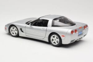 Chevrolet Corvette C5 Hopea Bburago 1:18 3056 Metalli — kuva 7 / 8