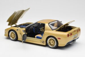 Chevrolet Corvette C5 Guldstrand Signature Edition Kulta Maisto 1:18 31657 Metalli — kuva 5 / 8