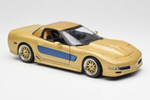 Chevrolet Corvette C5 Guldstrand Signature Edition Kulta Maisto 1:18 31657 Metalli — kuva 6 / 8
