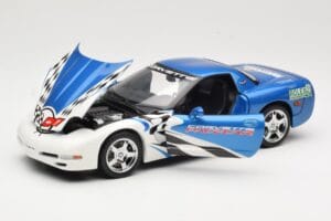 Chevrolet Corvette C5 Pace Car Rolex 24 at Daytona 1999 UT Models 1:18 39944 Metalli — kuva 2 / 8