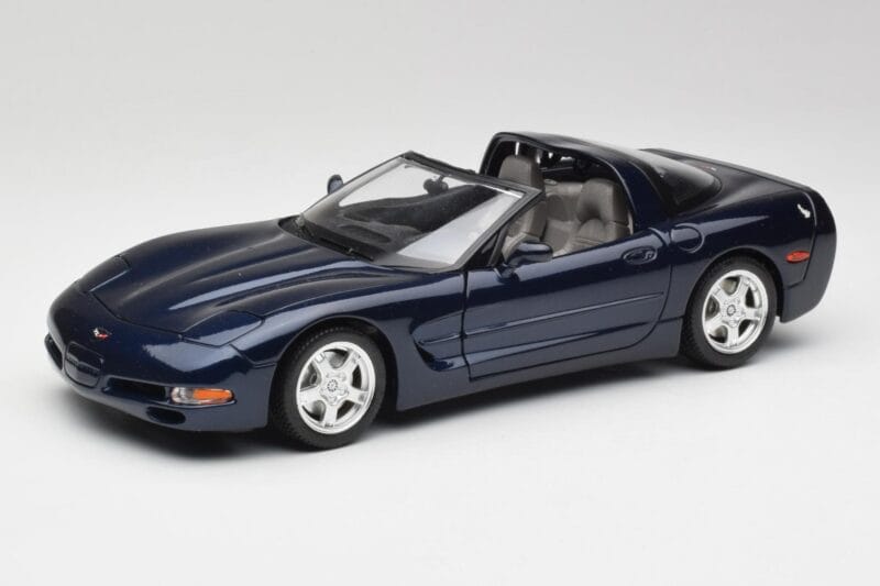 Chevrolet Corvette C5 Nassau Sininen Bburago 1:18 30166 Metalli