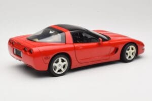 Chevrolet Corvette C5 Targa Punainen UT Models 1:18 21001 Metalli — kuva 3 / 8