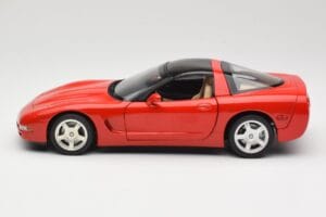 Chevrolet Corvette C5 Targa Punainen UT Models 1:18 21001 Metalli — kuva 4 / 8