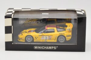 Chevrolet Corvette C5-R #3 R. Fellows / J. O'Connell / O. Gavin ALMS Petit Le Mans 2002 Minichamps 1:43 400021493 Metalli — kuva 4 / 4