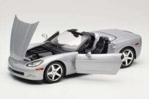 Chevrolet Corvette C6 Avoauto Hopea Hot Wheels 1:18 B6052 Metalli — kuva 2 / 8