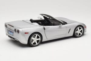 Chevrolet Corvette C6 Avoauto Hopea Hot Wheels 1:18 B6052 Metalli — kuva 3 / 8