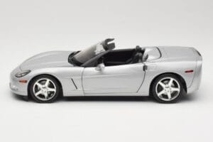 Chevrolet Corvette C6 Avoauto Hopea Hot Wheels 1:18 B6052 Metalli — kuva 4 / 8