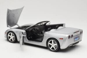 Chevrolet Corvette C6 Avoauto Hopea Hot Wheels 1:18 B6052 Metalli — kuva 5 / 8
