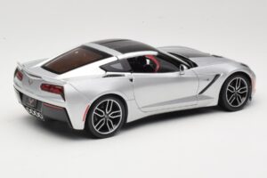 Chevrolet Corvette C7 Hopea Maisto 1:18 38132 Metalli — kuva 3 / 8