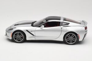 Chevrolet Corvette C7 Hopea Maisto 1:18 38132 Metalli — kuva 4 / 8