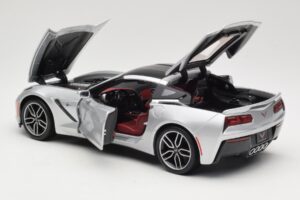 Chevrolet Corvette C7 Hopea Maisto 1:18 38132 Metalli — kuva 5 / 8
