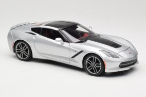 Chevrolet Corvette C7 Hopea Maisto 1:18 38132 Metalli — kuva 6 / 8