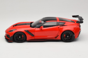 Chevrolet Corvette C7 ZR1 Torch Red IXO 1:18 18RDC243-FO Metalli — kuva 4 / 8