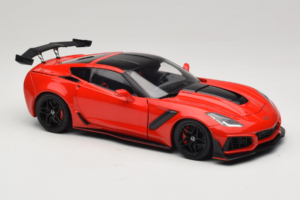 Chevrolet Corvette C7 ZR1 Torch Red IXO 1:18 18RDC243-FO Metalli — kuva 6 / 8