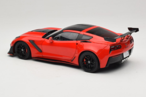 Chevrolet Corvette C7 ZR1 Torch Red IXO 1:18 18RDC243-FO Metalli — kuva 7 / 8