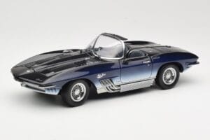 Chevrolet Corvette Mako Shark Tummansininen UT Models 1:18 21061 Metalli