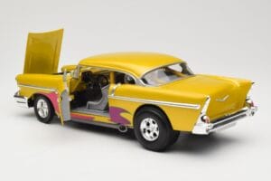 Chevrolet Custom Keltainen Liekillä Hot Wheels 1:18 21356 Metalli — kuva 5 / 8