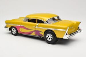Chevrolet Custom Keltainen Liekillä Hot Wheels 1:18 21356 Metalli — kuva 7 / 8