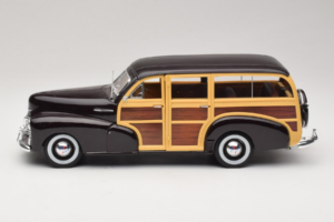 Chevrolet Fleetmaster Woody Musta Maisto 1:18 56043 Metalli — kuva 4 / 8