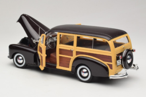 Chevrolet Fleetmaster Woody Musta Maisto 1:18 56043 Metalli — kuva 5 / 8