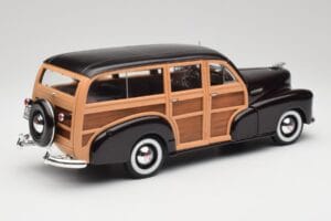 Chevrolet Fleetmaster Woody Musta & Wood Panels Maisto 1:18 43697545B Metalli — kuva 3 / 8
