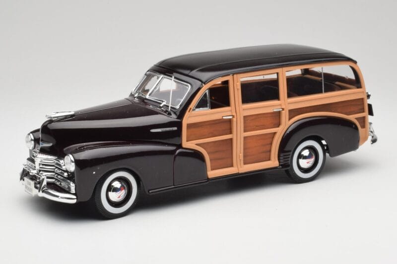 Chevrolet Fleetmaster Woody Musta & Wood Panels Maisto 1:18 43697545B Metalli