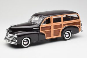 Chevrolet Fleetmaster Woody Ruskea Maisto 1:18 36854 Metalli