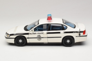 Chevrolet Impala Military Police Maisto 1:18 36611 Metalli — kuva 3 / 6