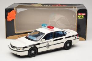 Chevrolet Impala Military Police Maisto 1:18 36611 Metalli — kuva 6 / 6