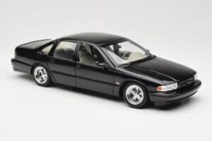 Chevrolet Impala SS Musta AUTOart 1:18 71091 Metalli — kuva 6 / 8