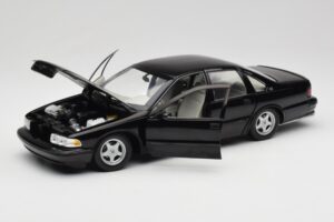 Chevrolet Impala SS Musta UT Models 1:18 21031 Metalli — kuva 2 / 8