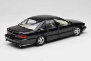 Chevrolet Impala SS Musta UT Models 1:18 21031 Metalli — kuva 3 / 8