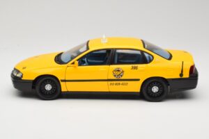 Chevrolet Impala Taxi Maisto 1:18 36617 Metalli — kuva 4 / 8