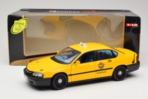 Chevrolet Impala Taxi Maisto 1:18 36617 Metalli — kuva 8 / 8