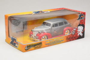 Chevrolet Master Deluxe Dark Silver Metallic Red Jada 1:24 253745012 Metalli — kuva 2 / 3