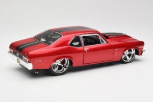 Chevrolet Nova SS Coupe Punainen Maisto 1:18 31083-M1 Metalli — kuva 3 / 8
