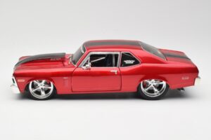 Chevrolet Nova SS Coupe Punainen Maisto 1:18 31083-M1 Metalli — kuva 4 / 8