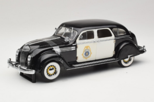 Chrysler Airflow Poliisiauto Signature Models 1:18 CCSM01 Metalli