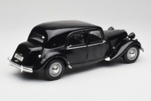 Citroen 15CV 6 Cyl Musta Maisto 1:18 31821 Metalli — kuva 3 / 8
