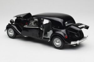 Citroen 15CV 6 Cyl Musta Maisto 1:18 31821 Metalli — kuva 5 / 8
